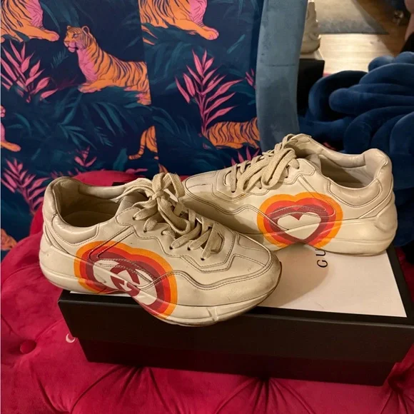 Gucci Black and Red Luxury Packaging - Picture 1 of 11